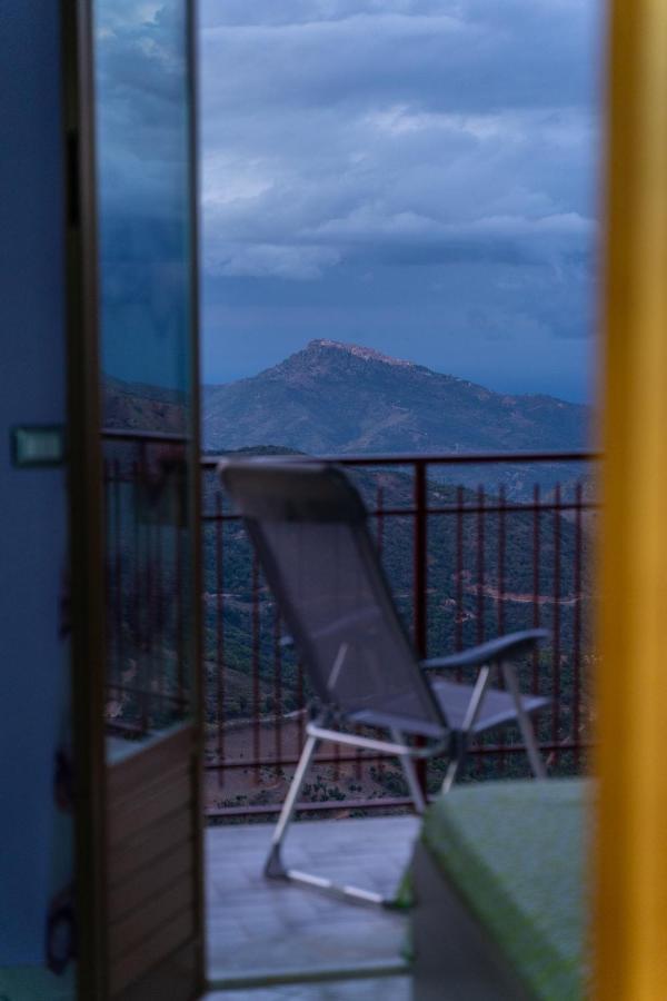 Casa Vacanze Dell'Angelo San Mauro Castelverde Luaran gambar
